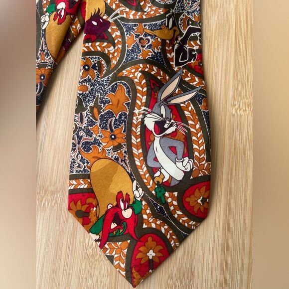 Looney Tunes Mania Vintage Character Print Tie, Nostalgic, Paisley - Picture 2 of 3